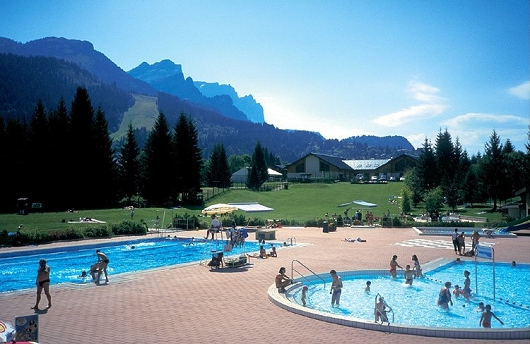 swimming pool of Les Carroz